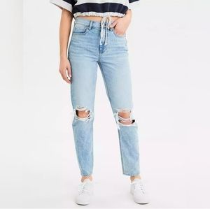 American Eagle Mom Jeans, Uber cool wash